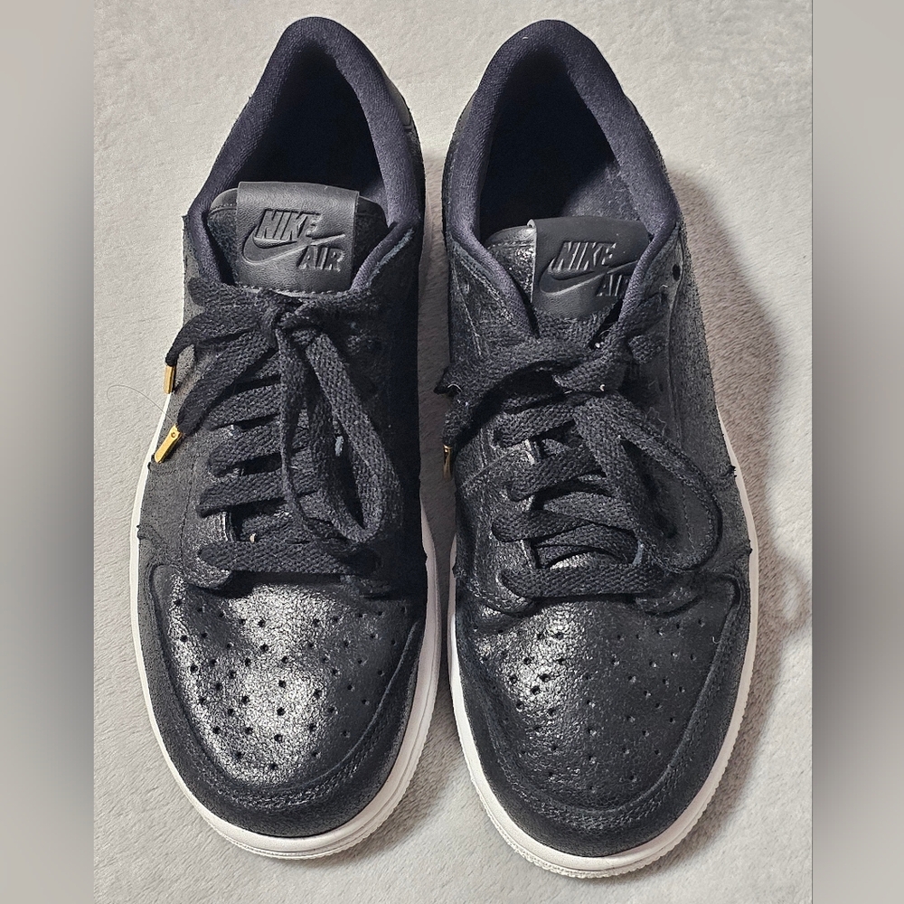 PREOWNED Nike/Jordan 1 Retro Low Metallic Gold Women Shoes Size 8.5